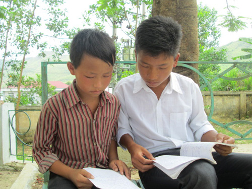 Cậu học trò người Mông giỏi tiếng Anh